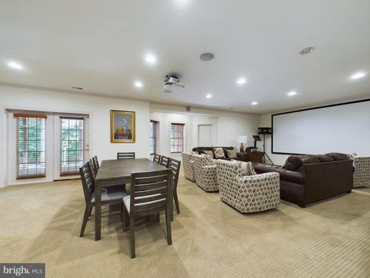 Dining room, Interior, Living room, Projection Screen, Recessed Lighting, Theatre Room