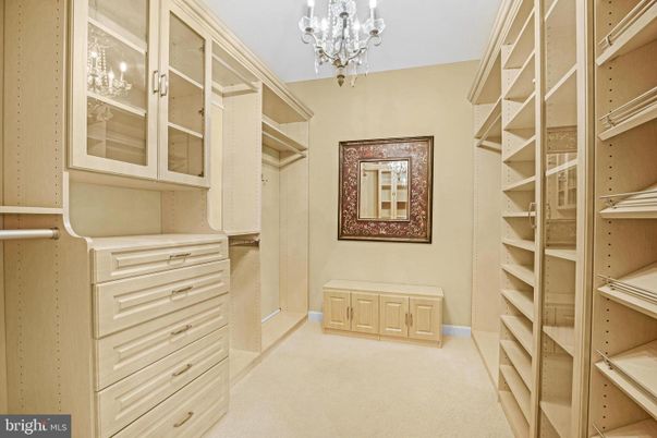 Chandelier, Interior, Walk-in Closets