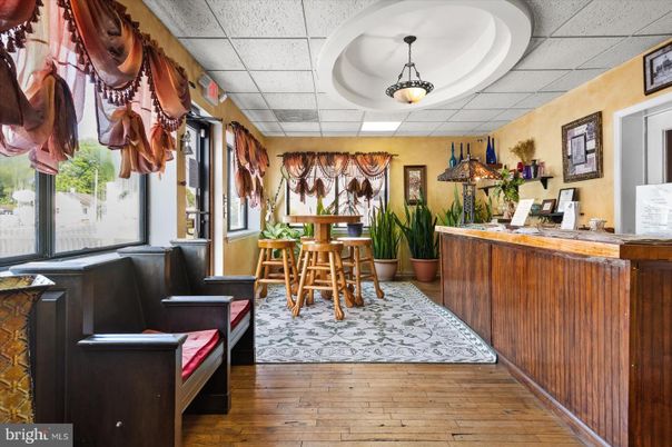 Interior, Pendant Lights, Wood Texture Flooring