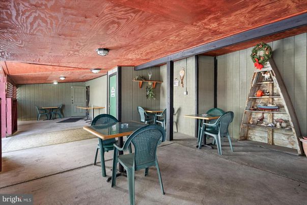 Dining room, Interior