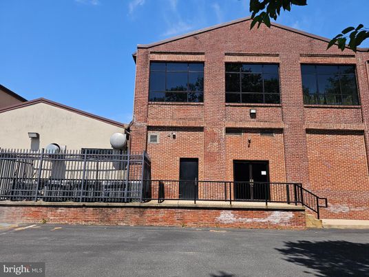Exterior, Facade, Brick Facade, Rowhouse