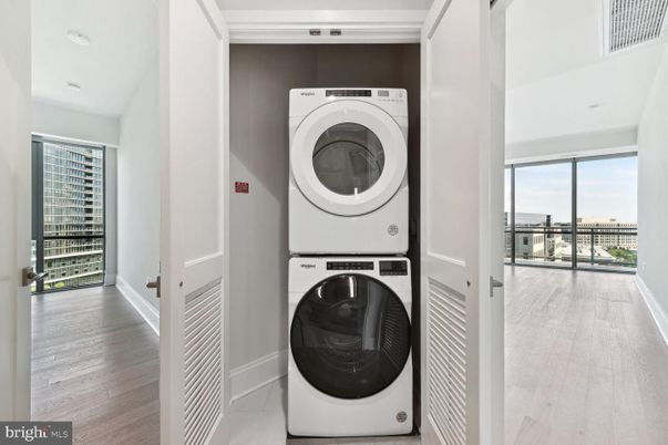 Interior, Utility Closets, Washer, Wood Texture Flooring