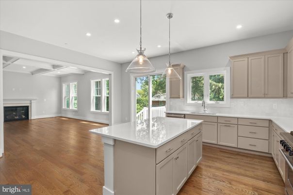 Fireplace, Interior, Kitchen, Pendant Lights, Recessed Lighting, Wood Texture Flooring