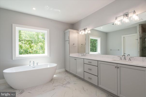 Bathroom, Dual Sink Vanities, Free Standing Baths, Interior, Marble, Recessed Lighting