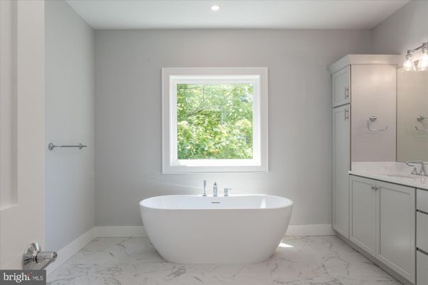 Bathroom, Free Standing Baths, Interior, Marble, Recessed Lighting