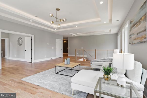 Interior, Living room, Pendant Lights, Recessed Lighting, Wood Texture Flooring