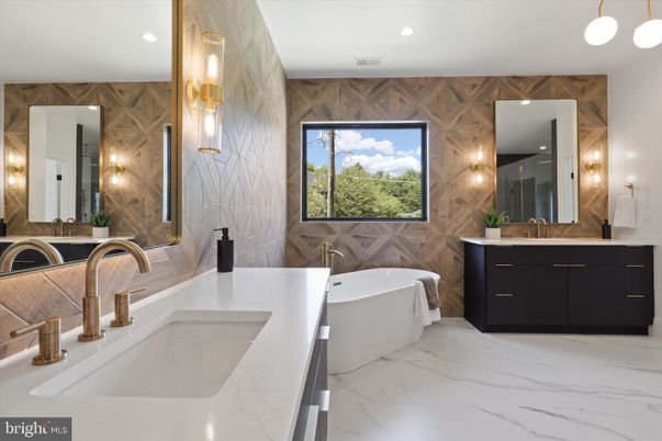 Bathroom, Dual Sink Vanities, Free Standing Baths, Interior, Marble, Recessed Lighting