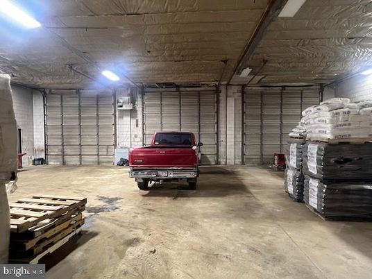Garage, Interior