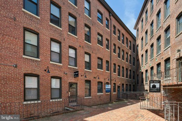 Exterior, Facade, Brick Facade, Rowhouse