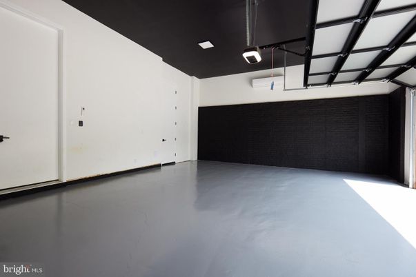 Garage, Interior