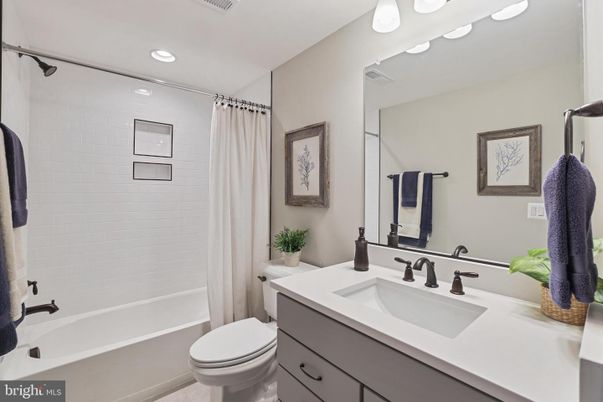 Bathroom, Interior, Recessed Lighting