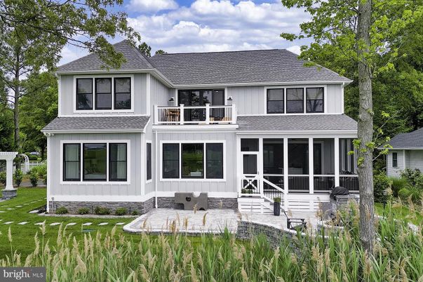 Exterior, Facade, Farmhouse