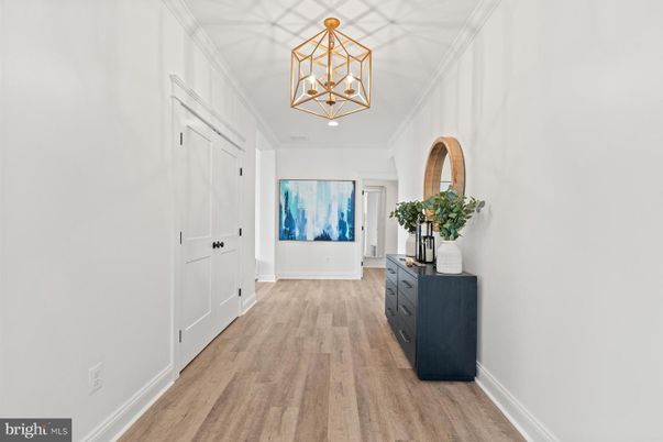 Interior, Pendant Lights, Recessed Lighting, Wood Texture Flooring
