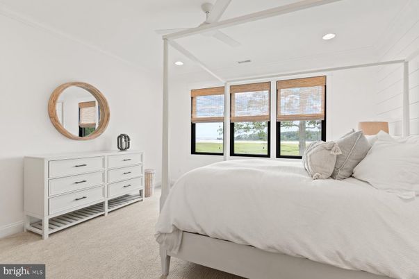 Bedroom, Interior, Recessed Lighting, Water