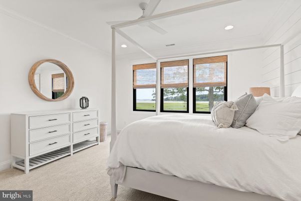 Bedroom, Interior, Recessed Lighting, Water