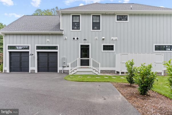 Attached, Exterior, Facade, Rowhouse