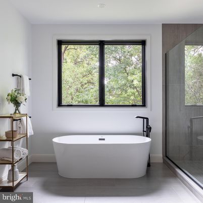 Bathroom, Free Standing Baths, Glass Shower, Interior, Recessed Lighting