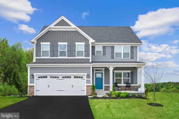 Attached, Exterior, Facade, Farmhouse