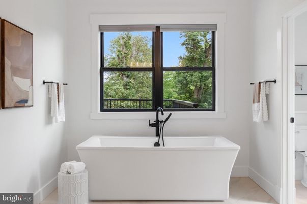 Bathroom, Free Standing Baths, Interior