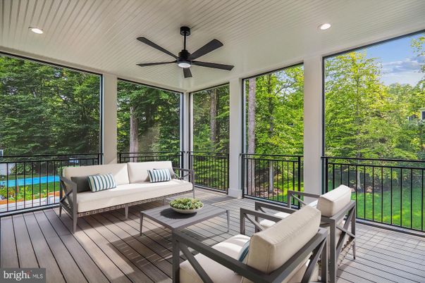 Interior, Living room, Recessed Lighting, Sun Room, Wood Texture Flooring