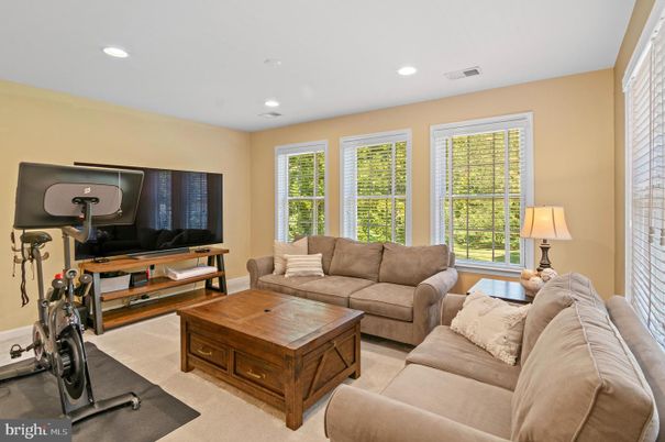 Fitness Equipment, Interior, Living room, Recessed Lighting