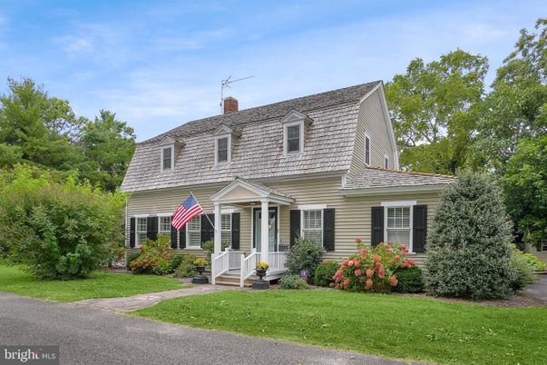 Exterior, Facade, Cape Cod