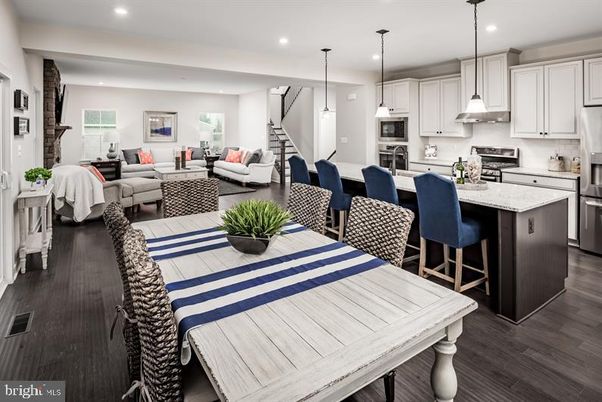 Dining room, Interior, Kitchen, Living room, Pendant Lights, Recessed Lighting, Stainless Steel Appliances, Wood Texture Flooring