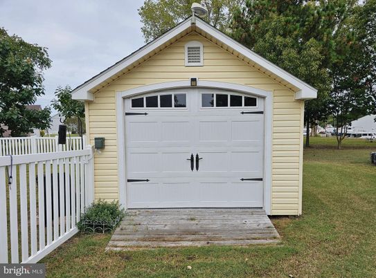 Detached Garage, Exterior