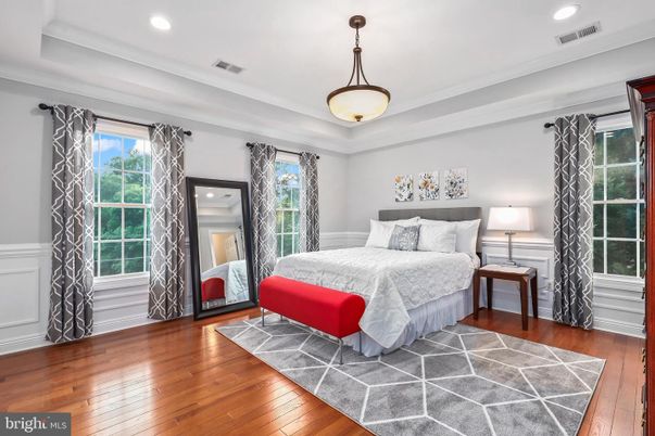 Bedroom, Interior, Pendant Lights, Recessed Lighting, Wood Texture Flooring