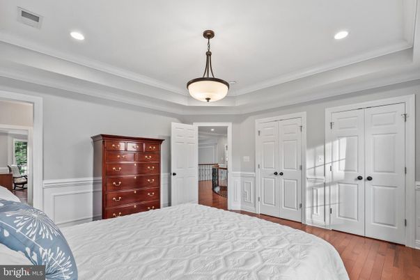 Bedroom, Interior, Pendant Lights, Recessed Lighting, Wood Texture Flooring