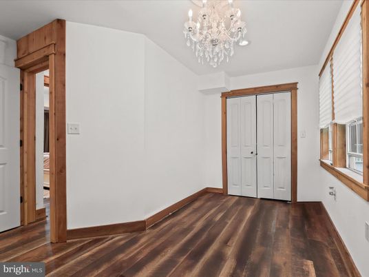 Chandelier, Empty room, Interior, Wood Texture Flooring
