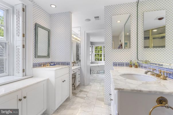 Bathroom, Dual Sink Vanities, Free Standing Baths, Interior, Marble, Recessed Lighting