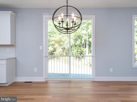 Empty room, Interior, Pendant Lights, Wood Texture Flooring