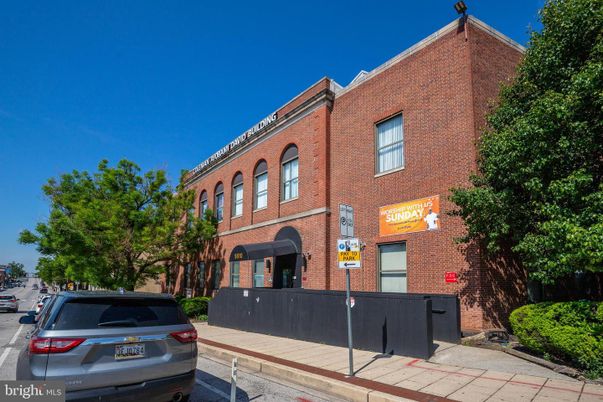 Exterior, Facade, Brick Facade, Rowhouse