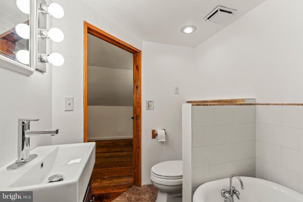 Bathroom, Interior, Recessed Lighting, Wood Texture Flooring