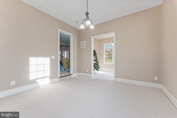 Empty room, Interior, Pendant Lights