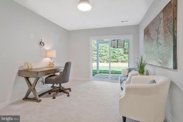 Home Office, Interior