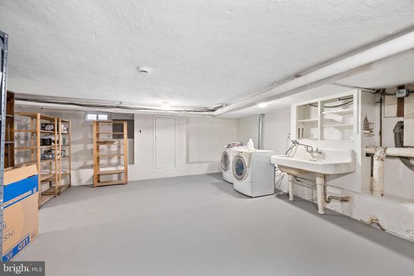 Interior, Washer