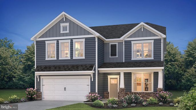 Attached, Exterior, Facade, Farmhouse