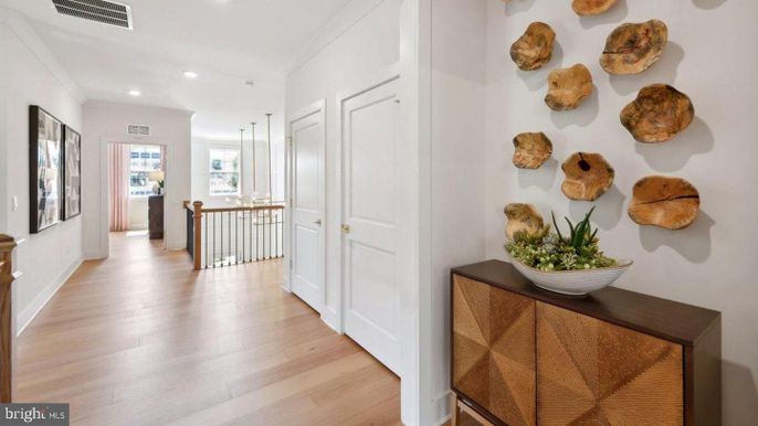 Interior, Pendant Lights, Recessed Lighting, Wood Texture Flooring