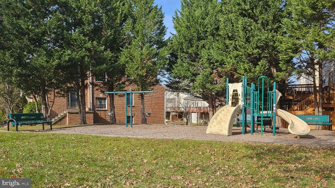 Backyard, Exterior, Playground