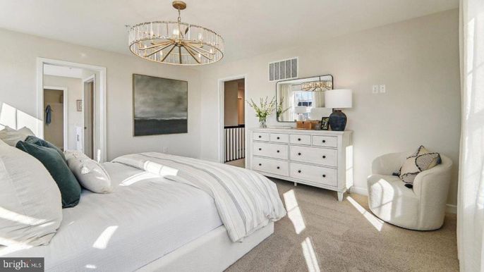 Bedroom, Chandelier, Interior, Pendant Lights