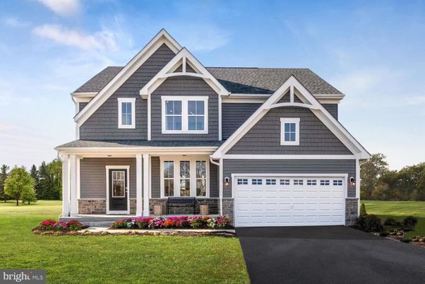 Attached, Exterior, Facade, American Craftsman