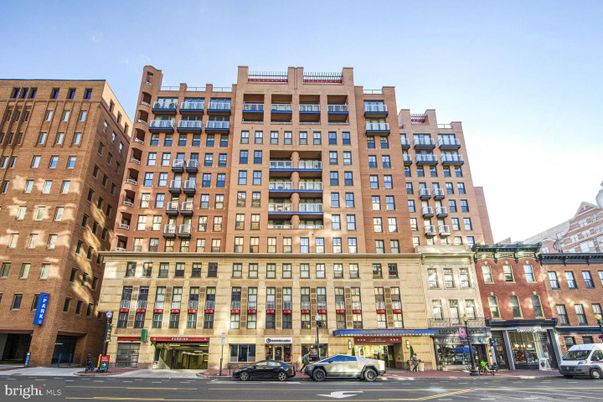 Exterior, Facade, Chicago School