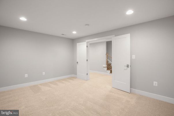 Empty room, Interior, Recessed Lighting