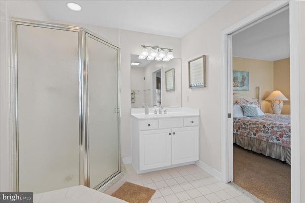 Bathroom, Bedroom, Glass Shower, Interior, Recessed Lighting