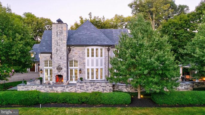 Backyard, Exterior, Facade, French Provincial