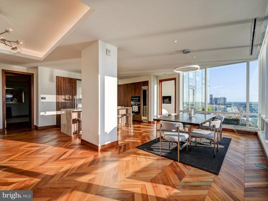 Dining room, Interior, Kitchen, Pendant Lights, Recessed Lighting, Wood Texture Flooring