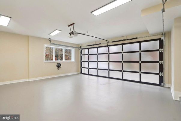 Garage, Interior