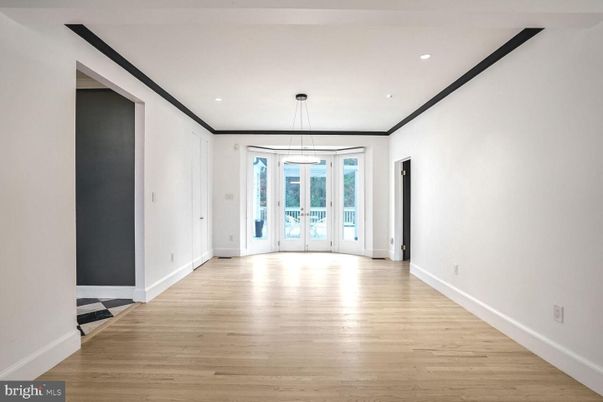 Empty room, Interior, Pendant Lights, Recessed Lighting, Wood Texture Flooring